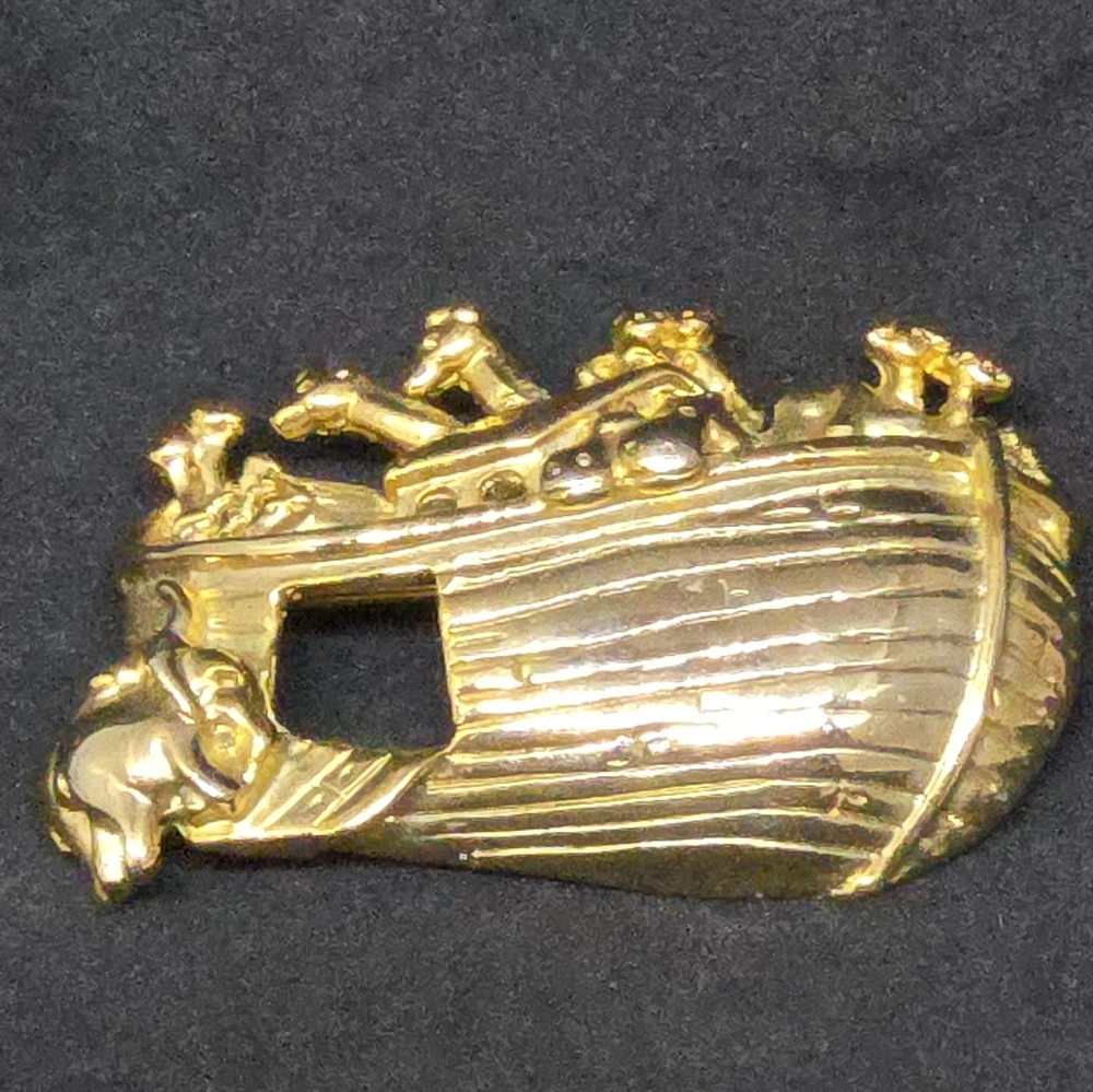 Vintage Noah's Arc AAI Brooch Pin
